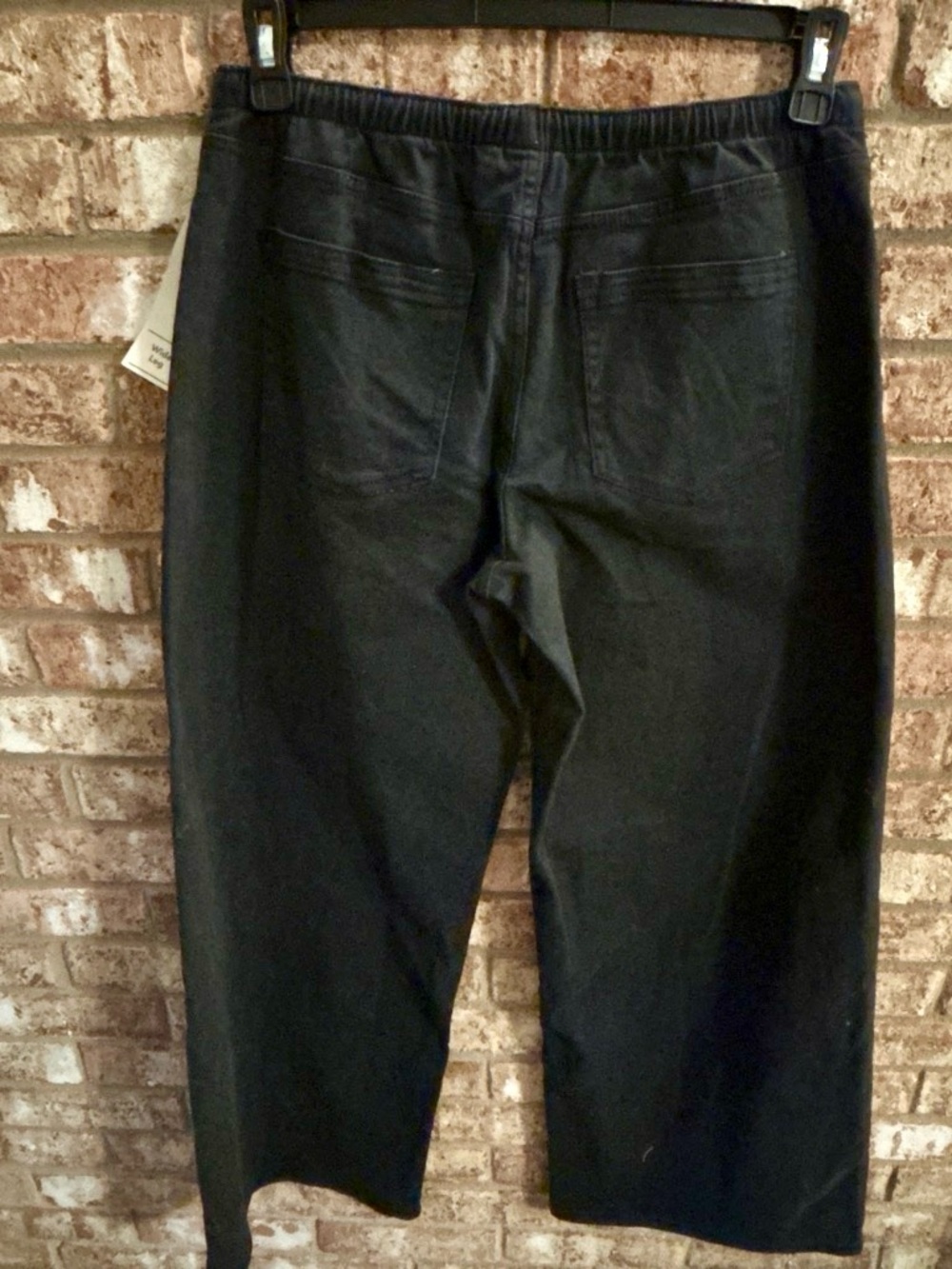 Black Women’s M (8-10) Wide Legged Jeans with Eyelet Detail - Picture 2 of 2